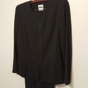 Zippered jacket and pant suit